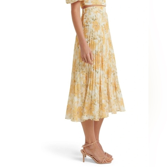 Bundle skirt and dress - Picture 2 of 3